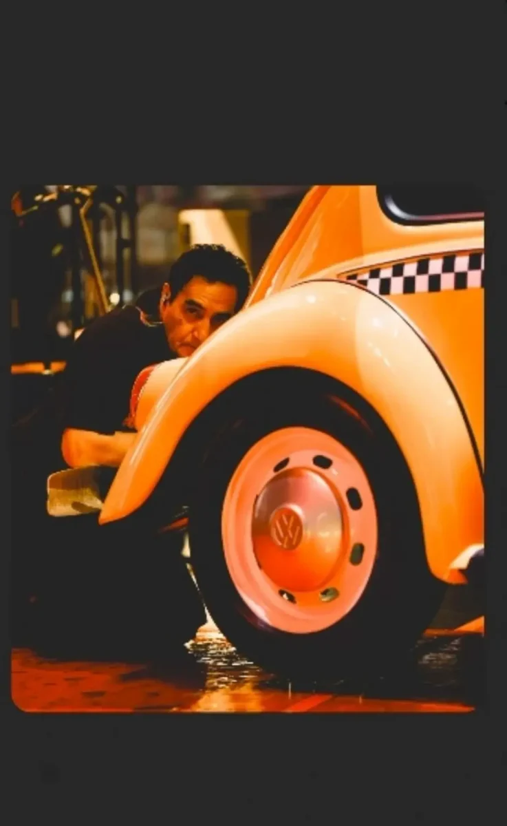 Ricardo Arjona regala un carro a Pocho, el mexicano que inspiró “Historia de Taxi”