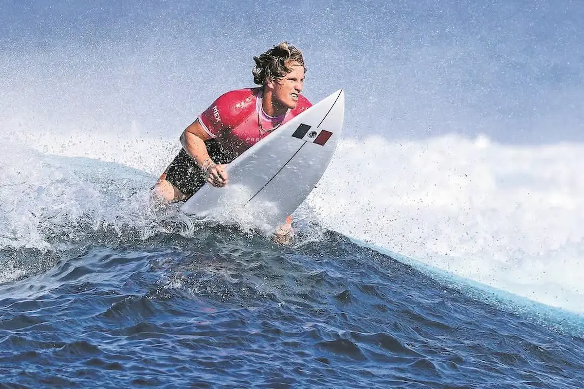 Suspenden al surfista Alan Cleland tras denuncias por violencia y abuso sexual contra adolescente