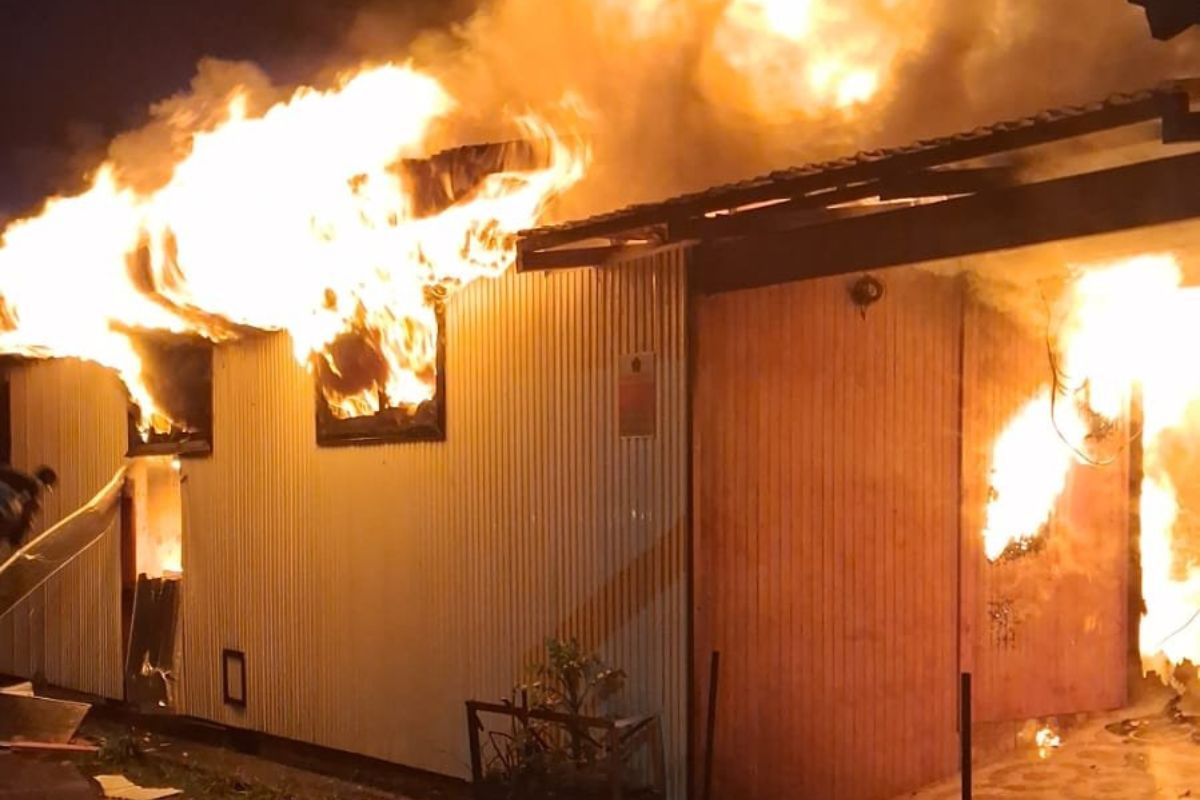 Incendio en asilo de Chile deja 16 adultos mayores muertos