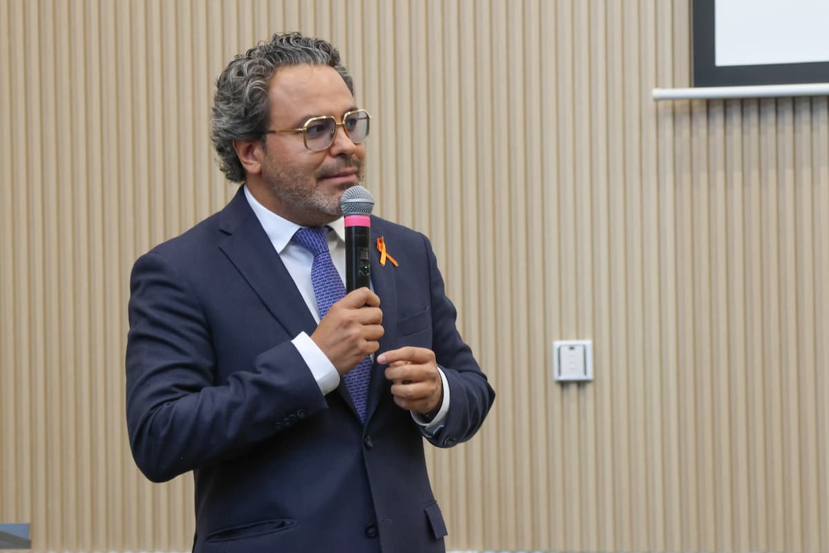 Roberto Zatarain rinde informe ante “Pleno Galáctico”; se gasta 206 mil pesos 8 Roberto Zatarian rinde informe ante “Pleno Galáctico”