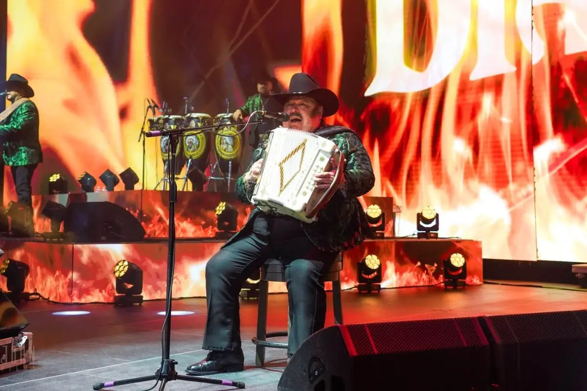 Hospitalizan a Ramón Ayala tras su concierto en La Plaza de Toros por este motivo 2 ¿Por qué Ramón Ayala fue hospitalizado tras su concierto?