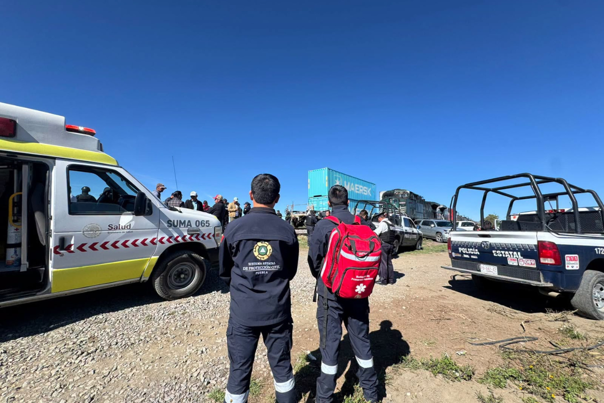 Tren arrolla camioneta en Esperanza hay un muerto y siete lesionados