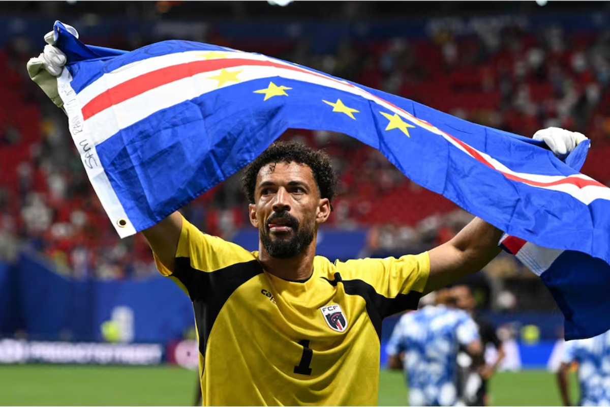 Ni seis meses duró la aventura de Vozinha en Colo Colo tras brillar en el Mundial