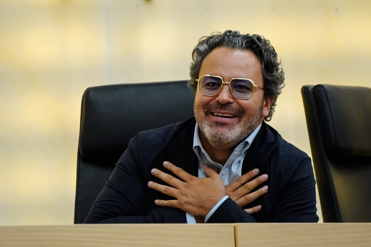 Despilfarra 198 mil pesos Roberto Zataráin en informe con aliens 