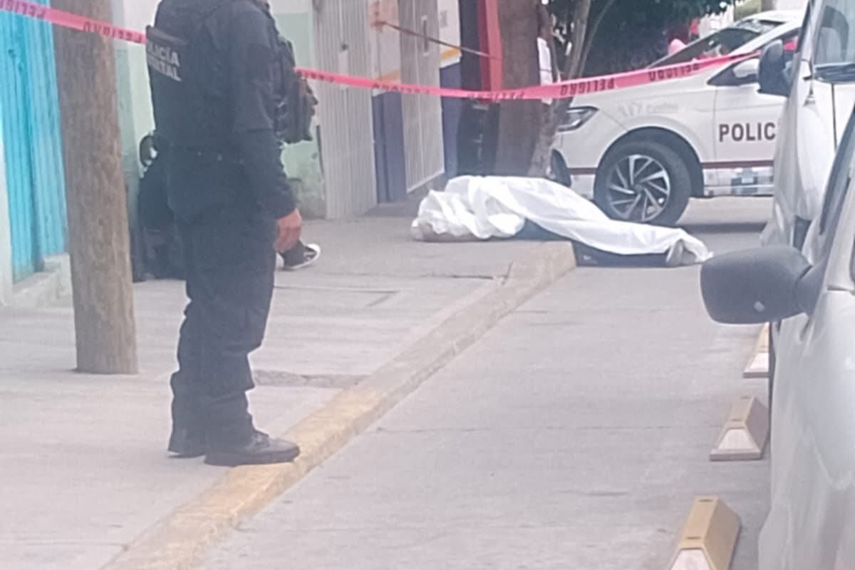 Ejecutan a elemento de la Policía Estatal en calles de la colonia Tres Cerritos 