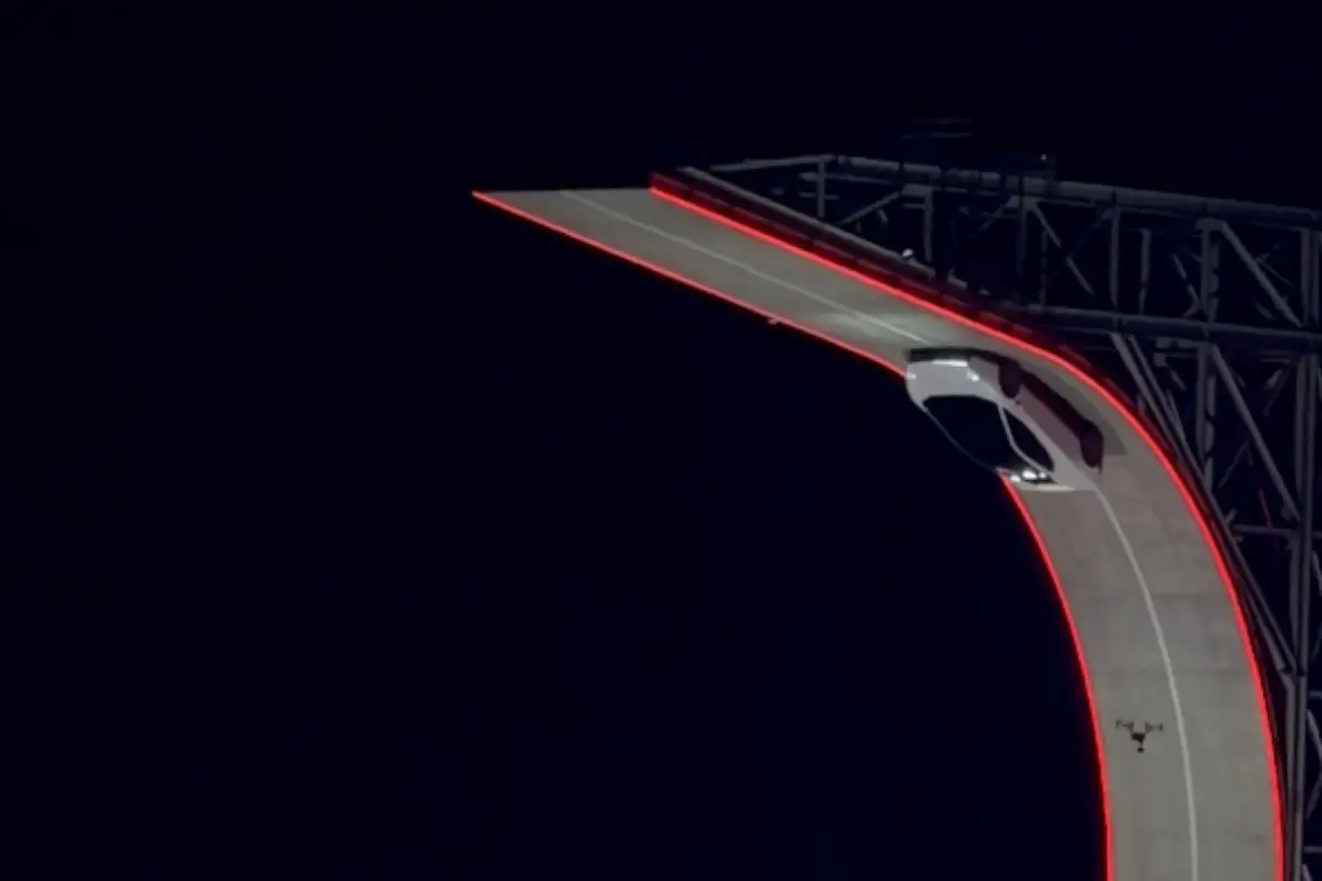 Este es el precio del Tesla Roadster volador y así funciona