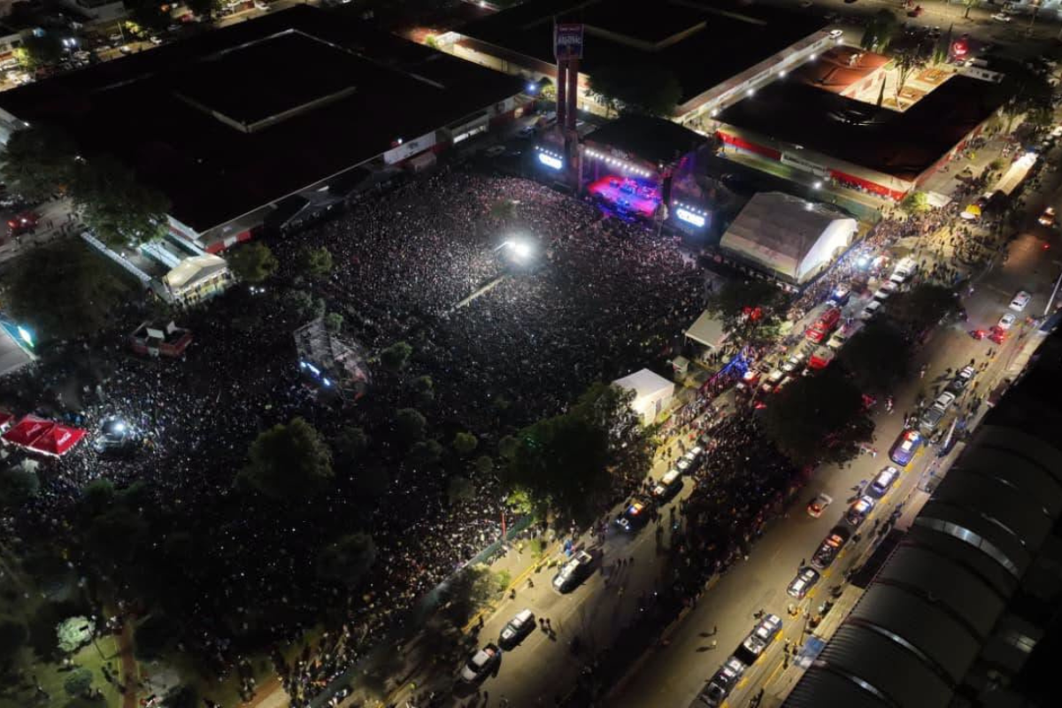 Portazo, empujones y toneladas de basura, así fue el concierto de Caifanes en Toluca