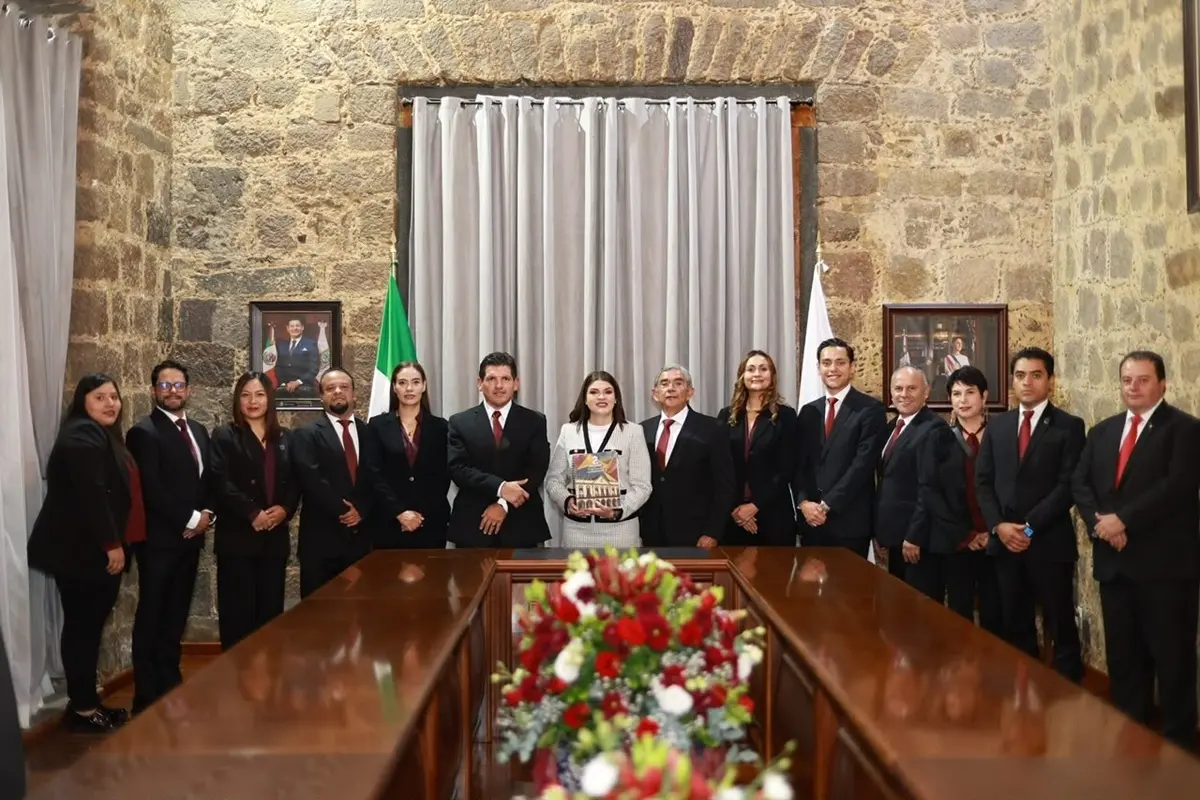 En sesión solemne de Cabildo, Bety Sánchez entrega Segundo Informe de Gobierno