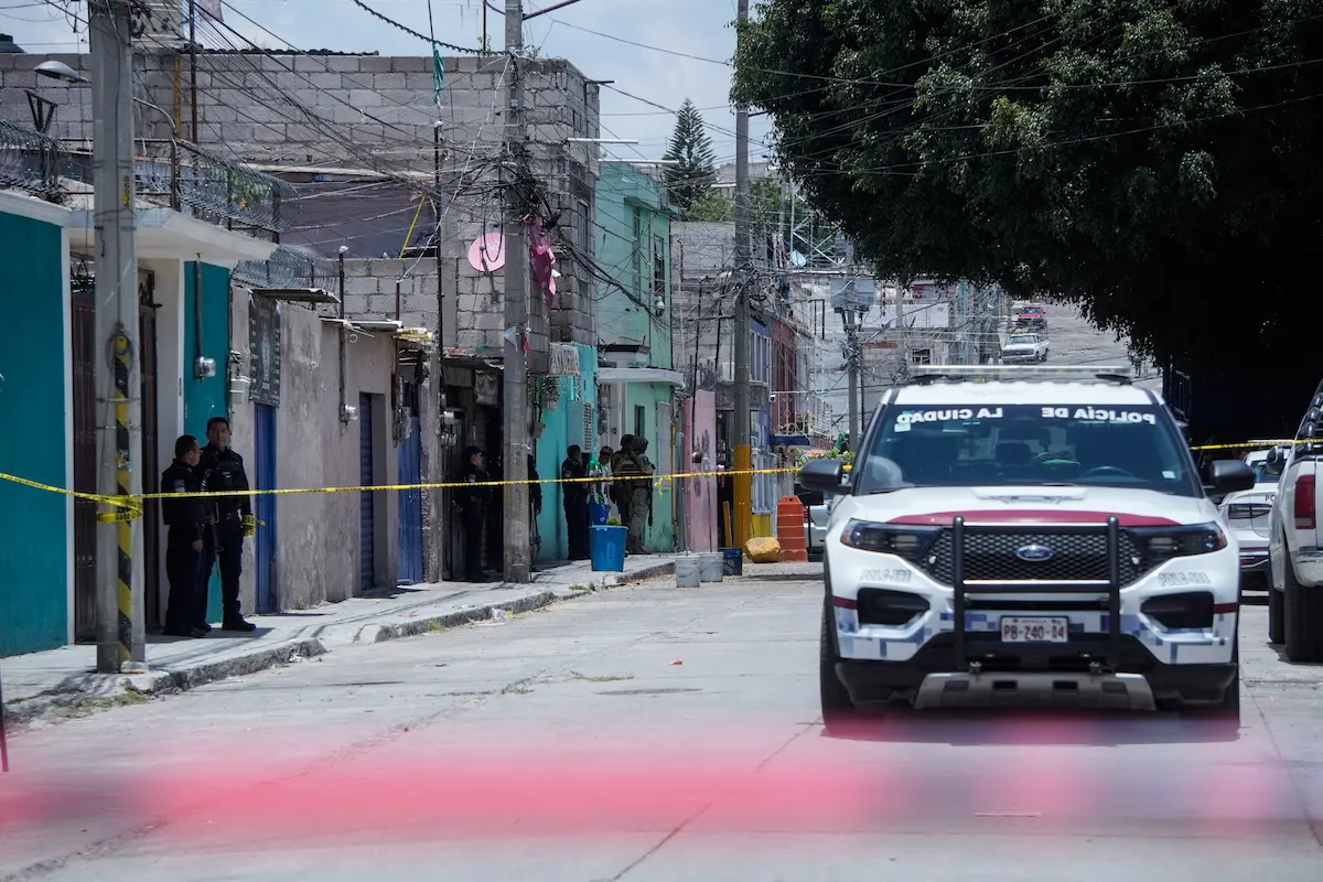 Detienen a cuatro generadores de violencia durante operativos en el Mercado Morelos en Puebla