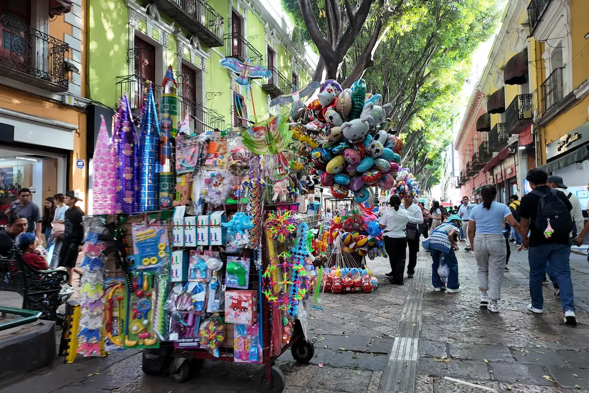 Retirar 2 mil 500 ambulantes en Puebla