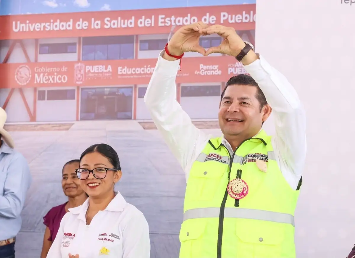 Impulsa gobierno estatal formación médica y amplía oportunidades para juventudes de la Mixteca