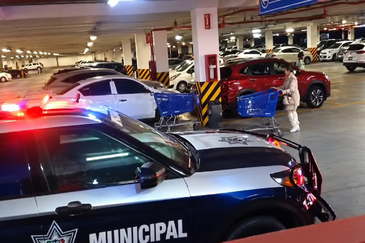 Comando armado asalta MacStore de Vía San Ángel en Puebla 