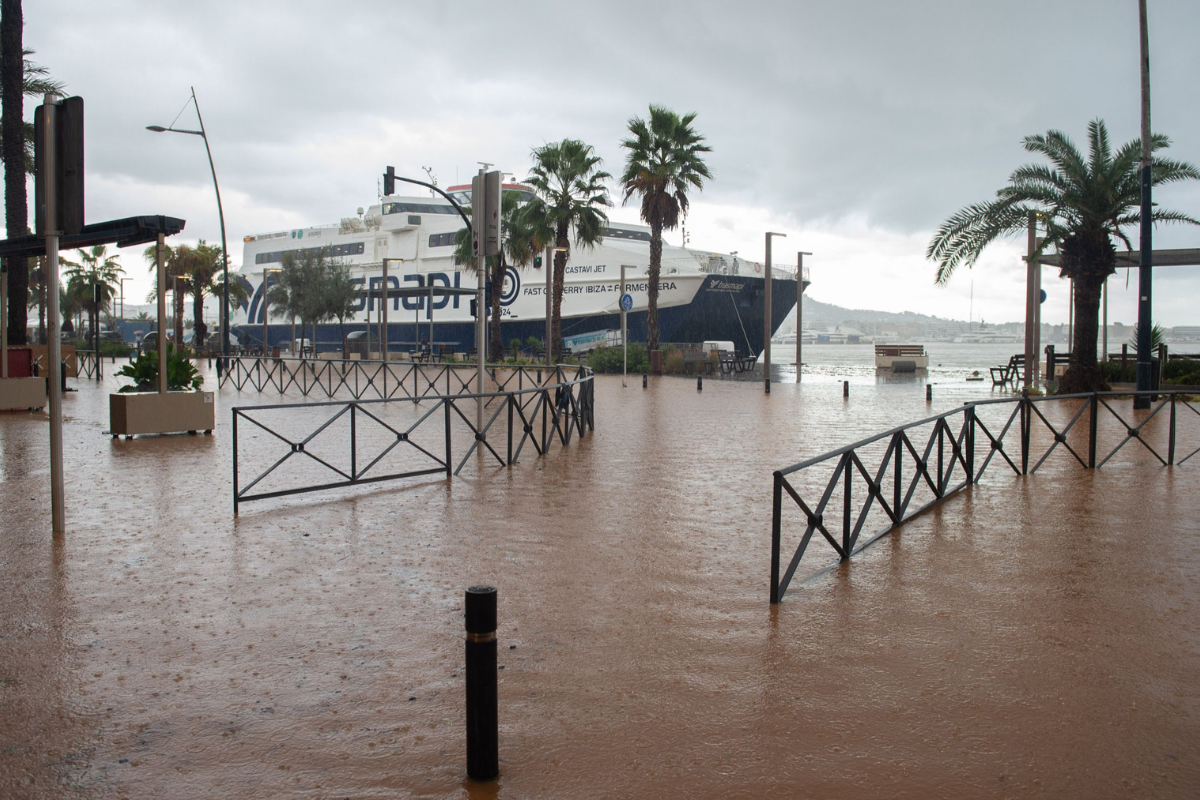 Tormenta en España deja una mujer muerta, inundaciones y vuelos cancelados 