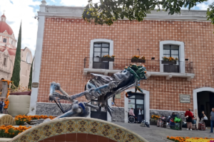 Viento derrumba catrina monumental de Atlixco