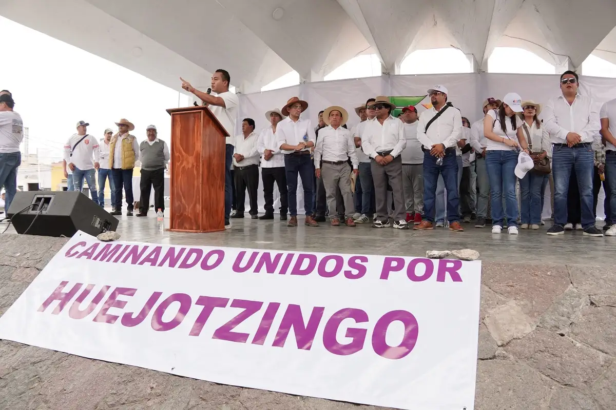 Histórica movilización en Huejotzingo: más de 20 mil personas marchan por la paz y en respaldo a Roberto Solís