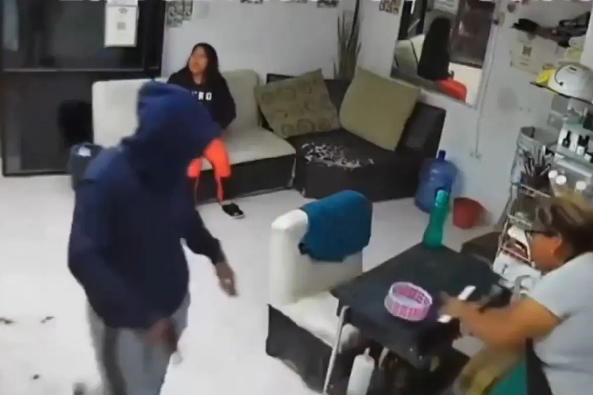 Así fue el asalto a estética en colonia Santa Lucía de Puebla