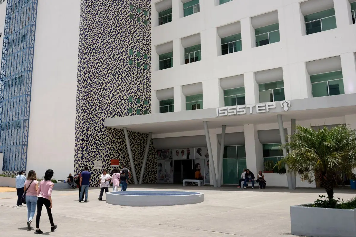Anuncian reforma al ISSSTEP para créditos y construcción de viviendas