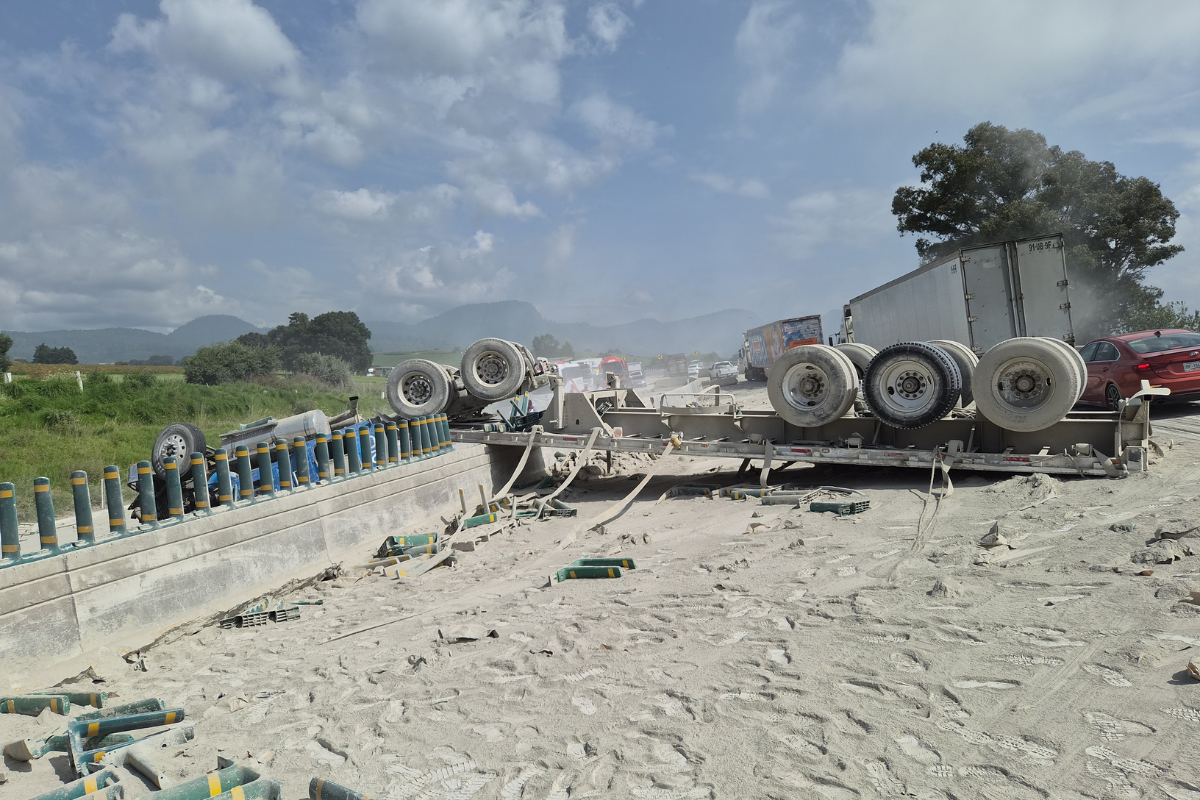 Accidente en la México-Puebla deja dos muertos y tres heridos