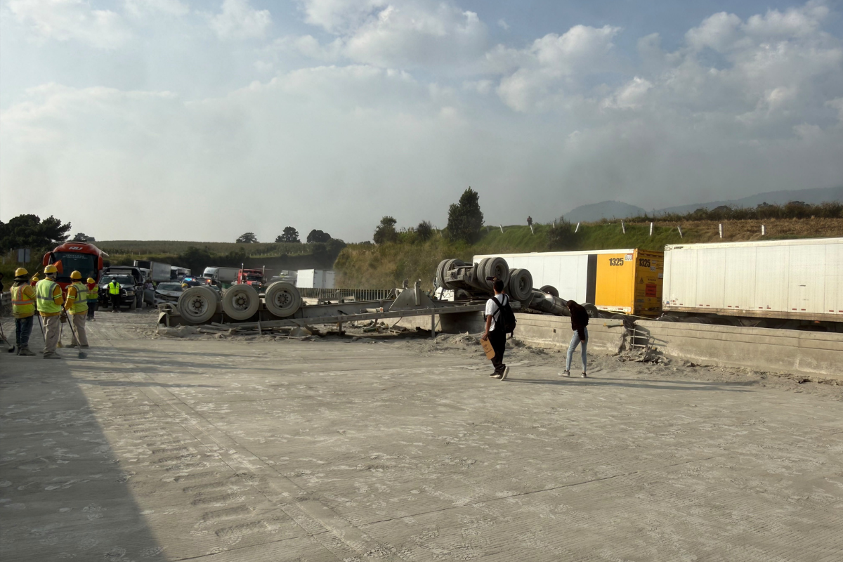 Accidente en la México-Puebla deja dos muertos y tres heridos
