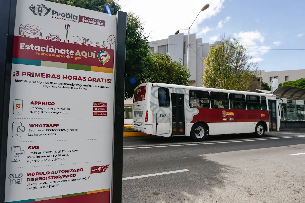 Así funciona el lector de placas móvil en parquímetros de Puebla