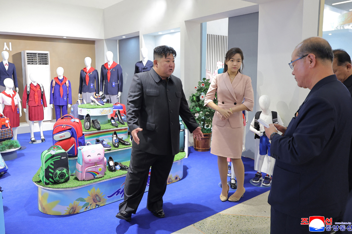 Kim Jong Un reaparece en fotos y desmiente rumores sobre su muerte 5 Kim Jong Un reaparece en fotos y desmiente rumores sobre su muerte