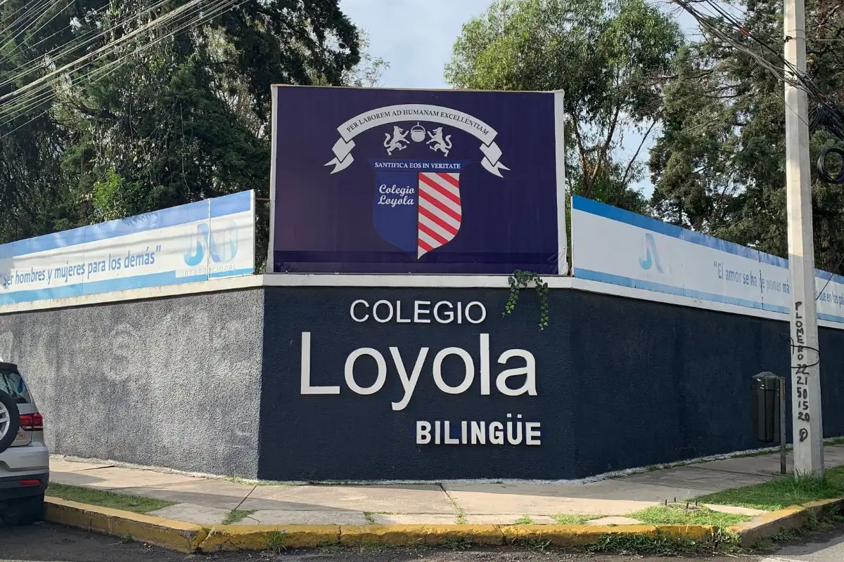 Alumno del Colegio Loyola publica fotos con armas