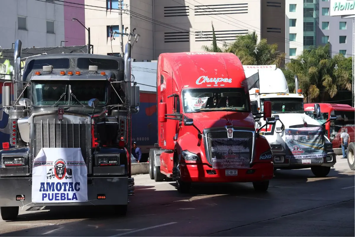 Hay bloqueos de transportistas hoy en Puebla en estos puntos