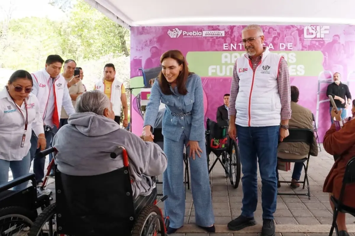 Entrega MariElise Budib 60 aparatos funcionales a personas con discapacidad en Puebla Capital