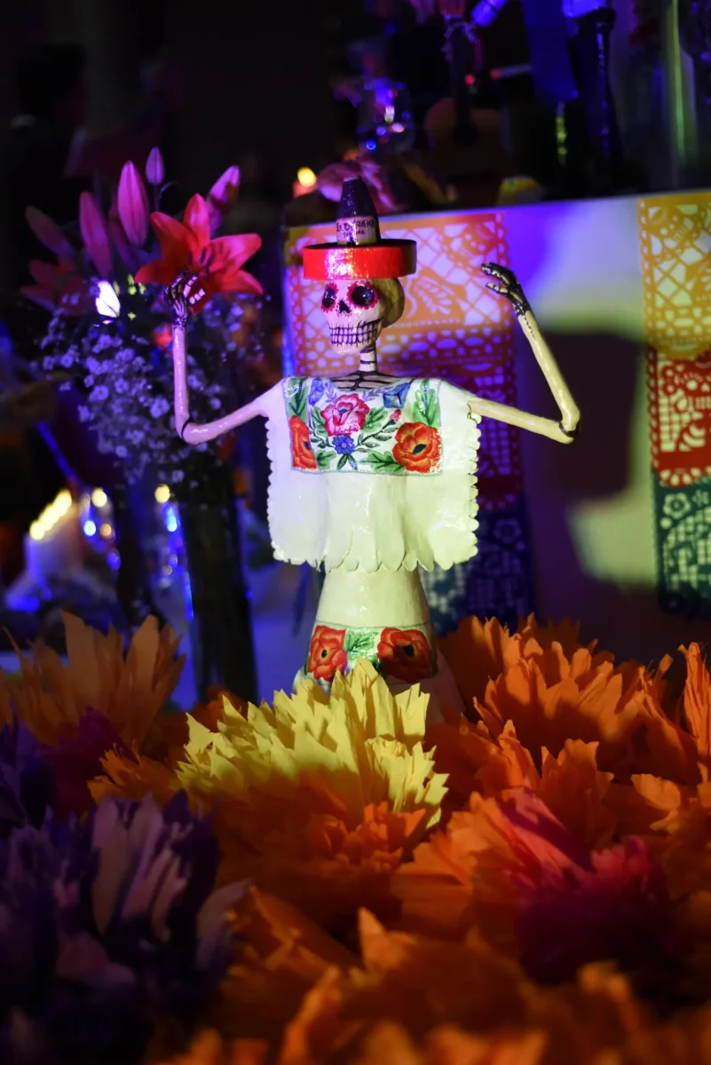 Inauguran ofrenda “Cultura, Muerte y Tradición. Altar dedicado a los Artistas Universitarios”
