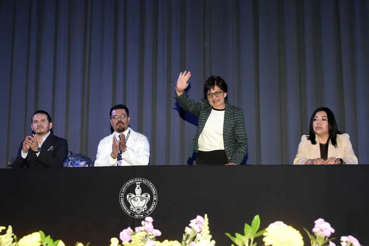 Reconoce Rectora Lilia Cedillo a médicas y médicos del Hospital Universitario de Puebla