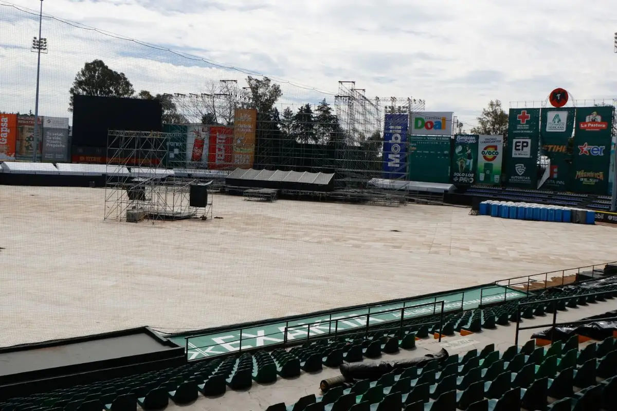 Escenario para el concierto de Ricky Martin es montado
