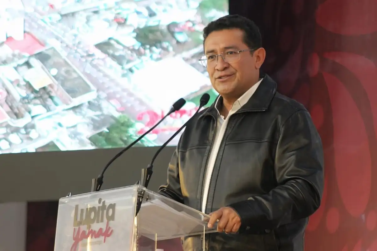 Rinde diputada Guadalupe Yamak su Segundo Informe de Actividades; destaca la presentación de 26 iniciativas y 17 puntos de acuerdo 2 Rinde diputada Guadalupe Yamak su Segundo Informe de Actividades; destaca la presentación de 26 iniciativas y 17 puntos de acuerdo