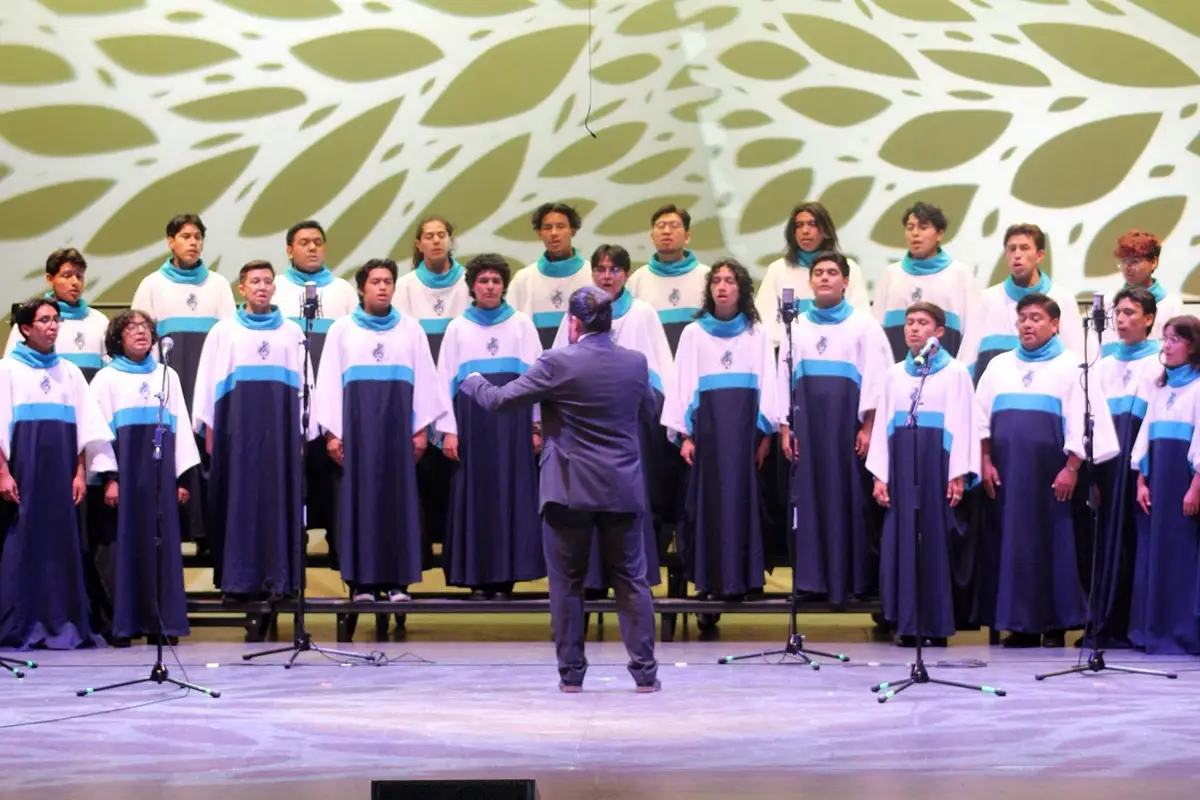 Presente, Coro Universitario Lobos BUAP en el 25 Festival Coral Internacional de Medellín 7 Presente, Coro Universitario Lobos BUAP en el 25 Festival Coral Internacional de Medellín
