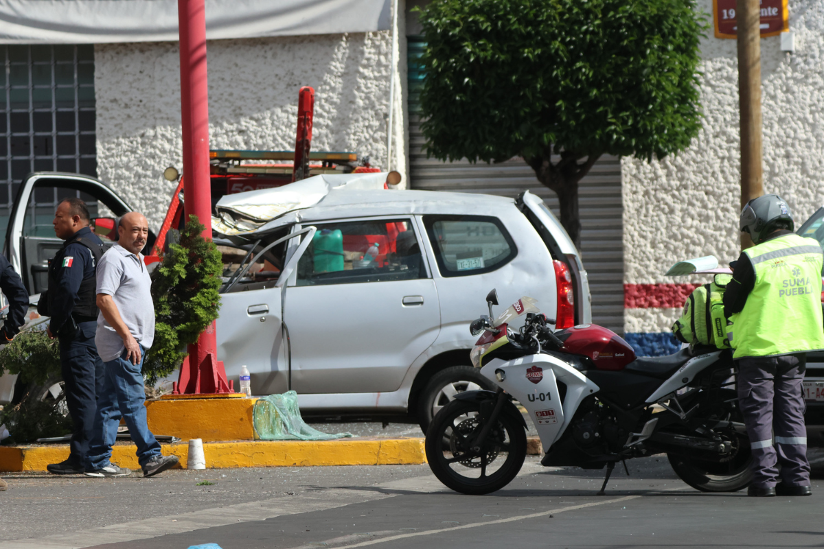 Muere conductor tras volcadura de un vehículo en la colonia El Carmen