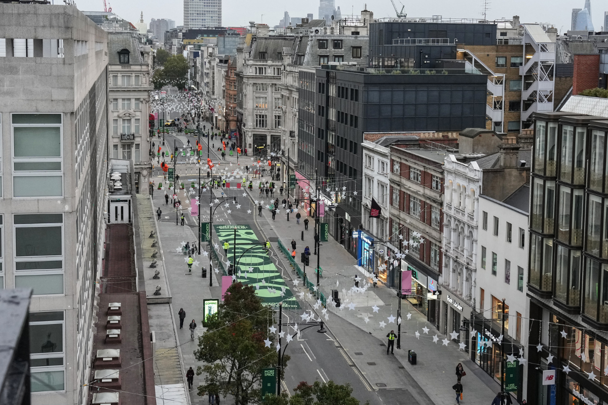 Sin taxis ni autobuses: así cambia la famosa Oxford Street de Londres 4 Sin taxis ni autobuses: así cambia la famosa Oxford Street de Londres
