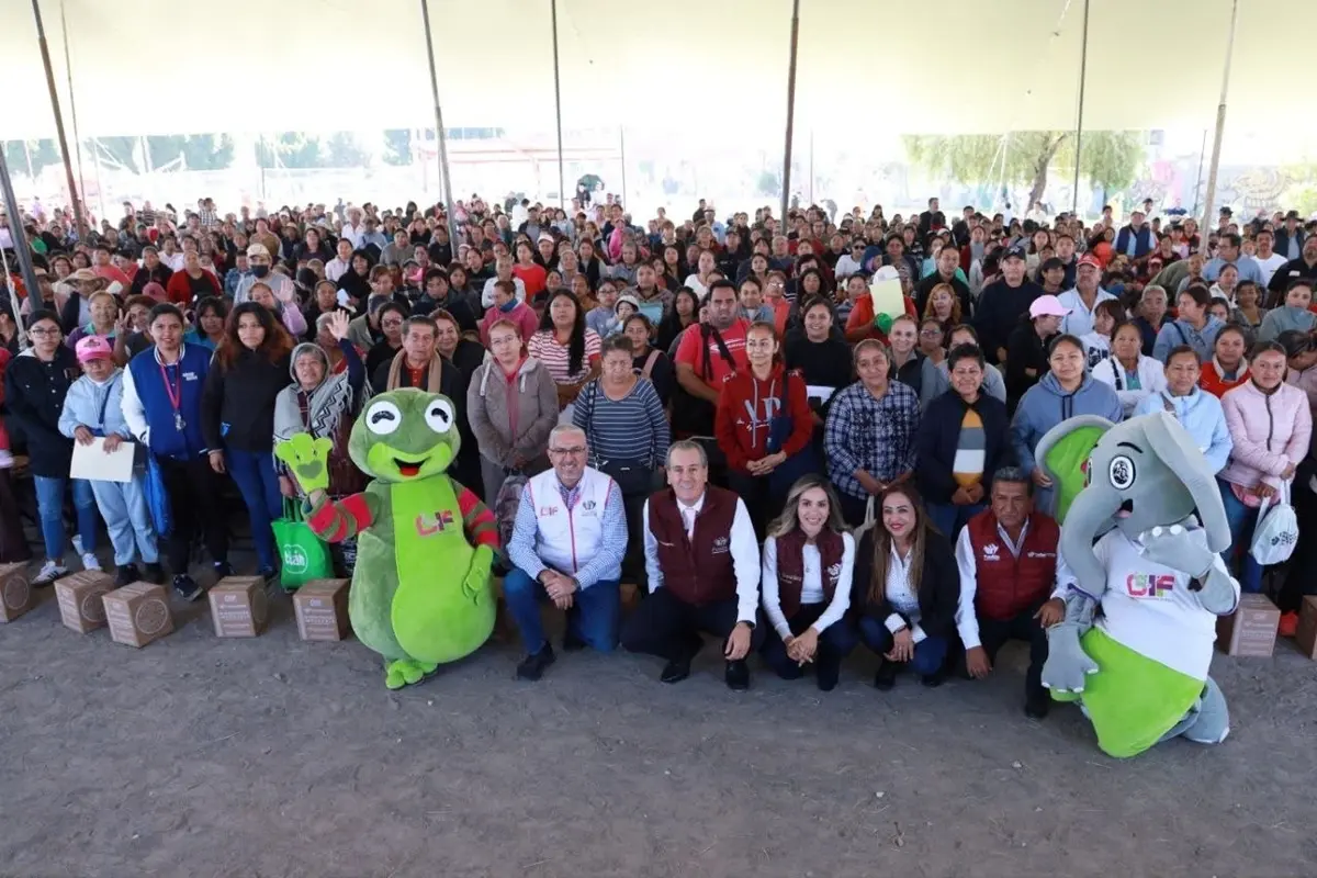 Pepe Chedraui entrega más de 9 mil despensas a familias de La Presa Guadalupe Hidalgo