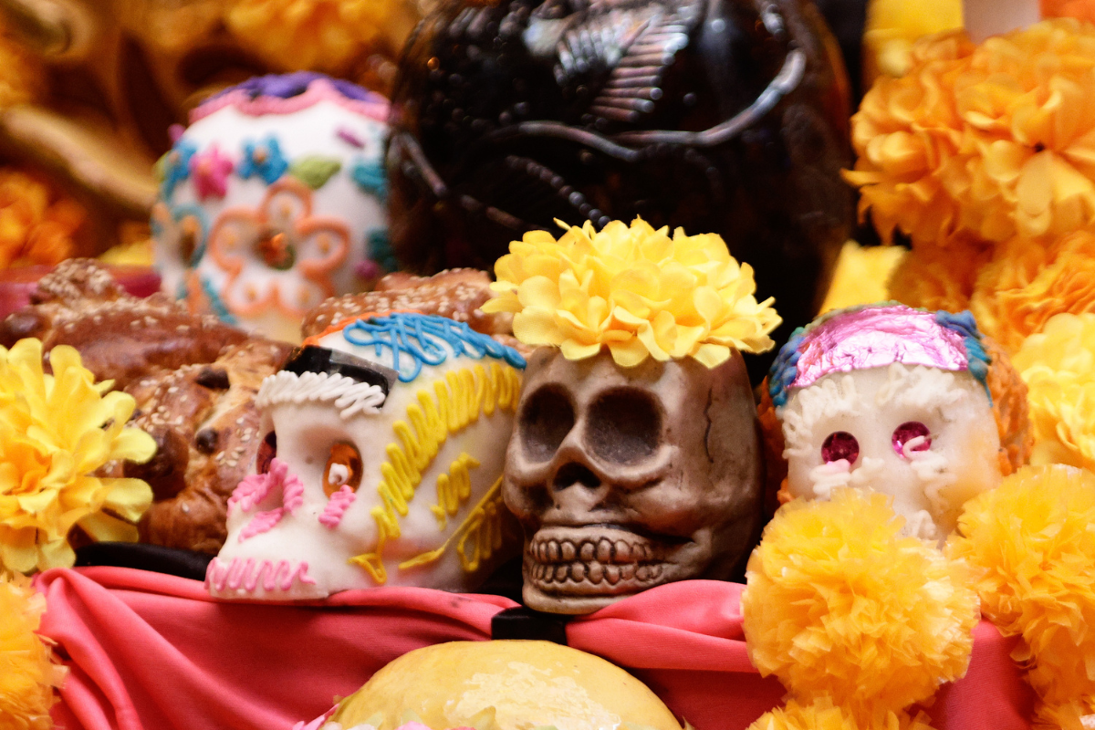 ¿Cuándo se debe poner la ofrenda para el Día de Muertos? 