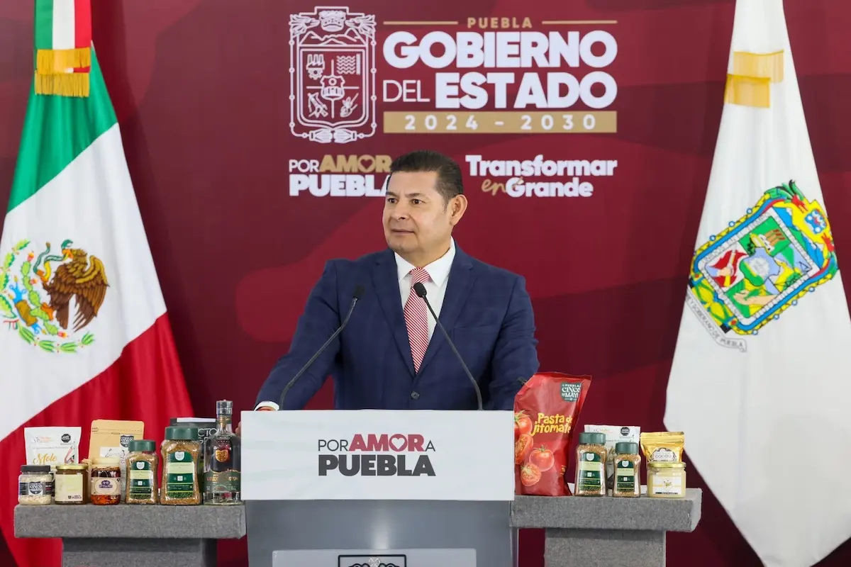 Inversiones y empleo generan crecimiento económico de 3.1% con respaldo gubernamental 22 Inversiones y empleo generan crecimiento económico de 3.1% con respaldo gubernamental