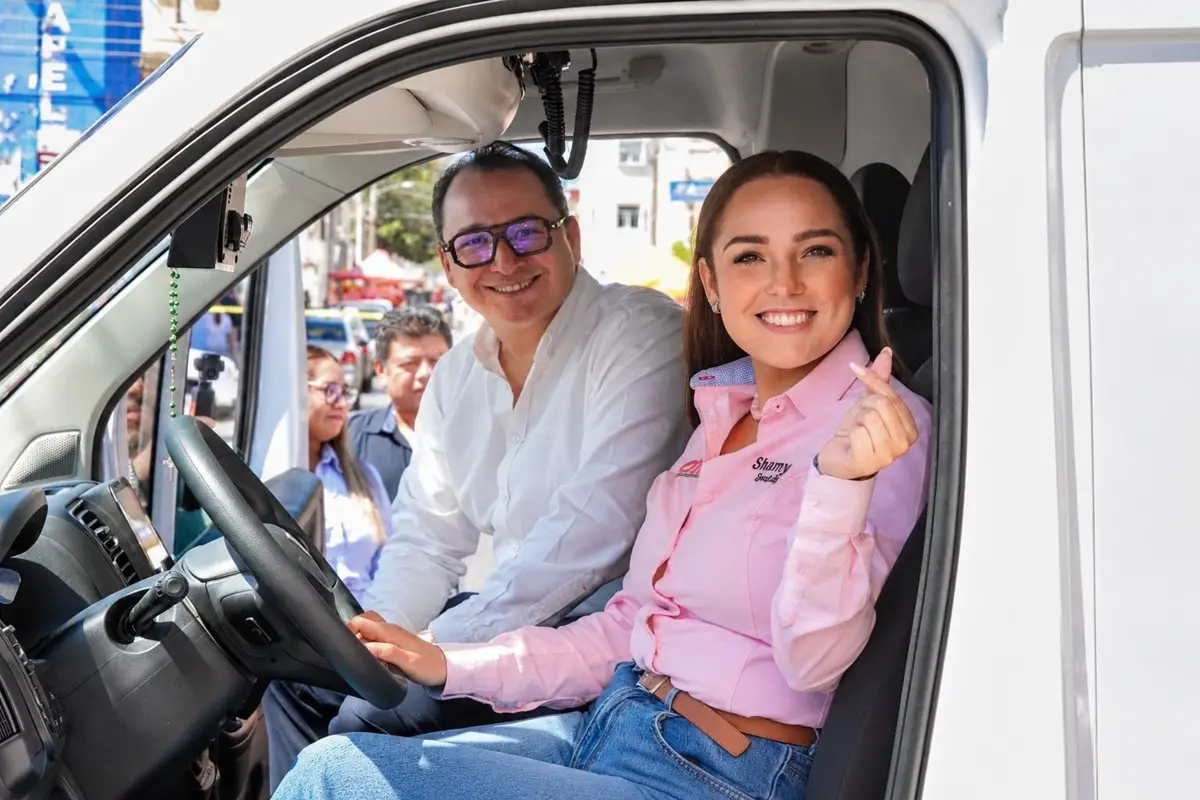 Fortalecen Shamy Spezia, regiduría de salud e iniciativa privada capacidad de respuesta en salud con nueva ambulancia y cuatrimotos para Huejotzingo