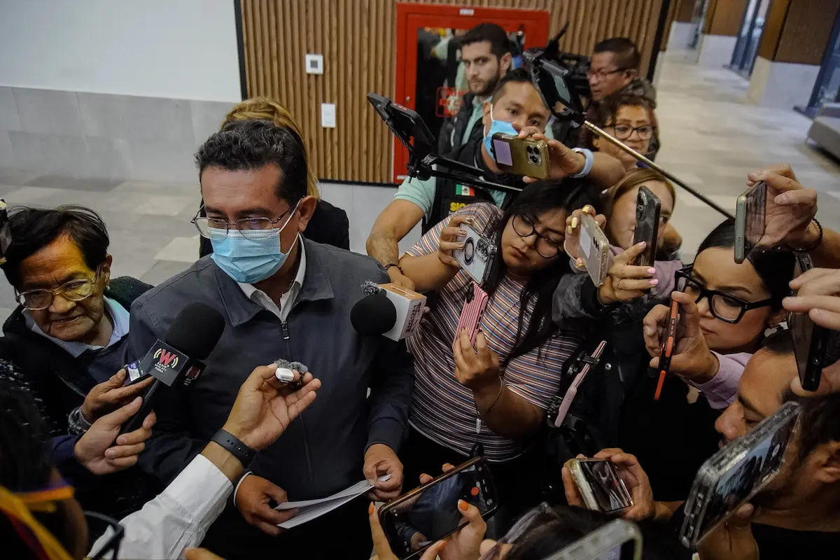 Pavel Gaspar pide no presentar tantas iniciativas en el Congreso de Puebla