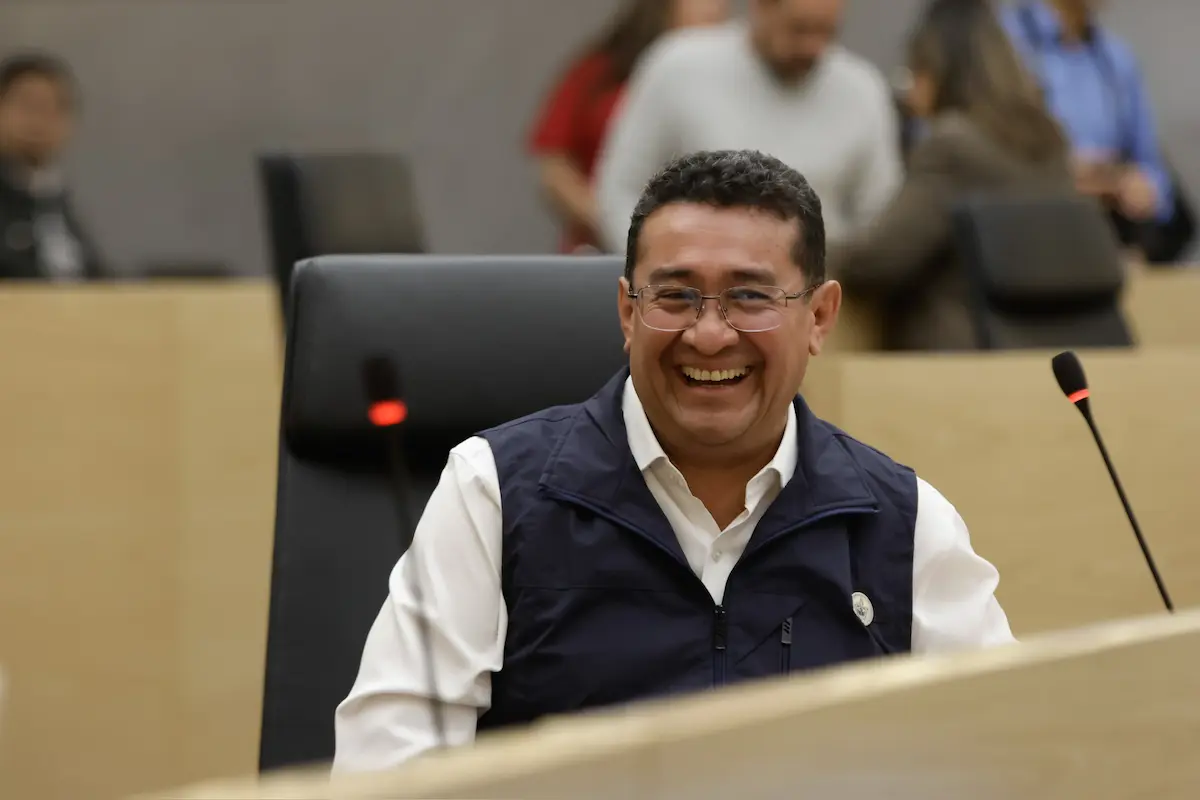 Pavel Gaspar pide no presentar tantas iniciativas en el Congreso de Puebla