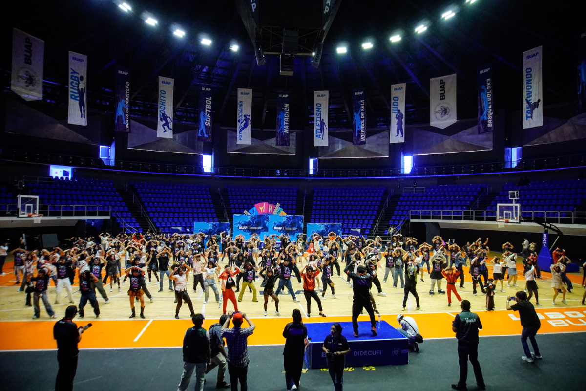 ¡La BUAP se llenó de zombies! Así bailaron al ritmo de “Thriller”