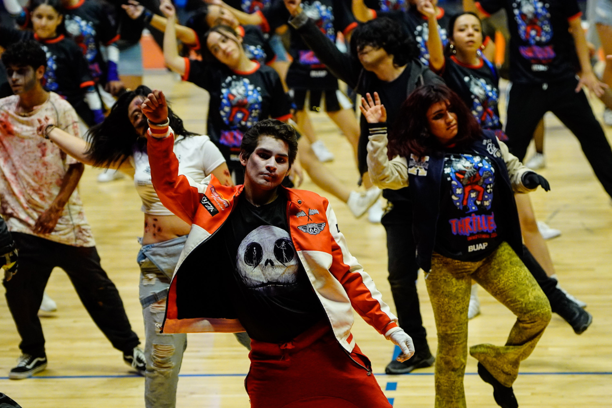 ¡La BUAP se llenó de zombies! Así bailaron al ritmo de “Thriller”