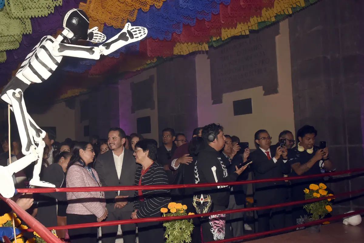 Entre máscaras y leyendas, la BUAP rinde homenaje a la lucha libre