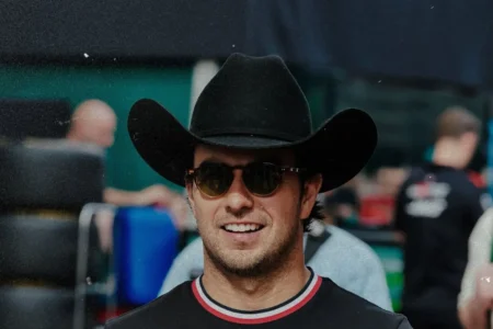 Checo Pérez extiende su contrato con Cadillac hasta 2029