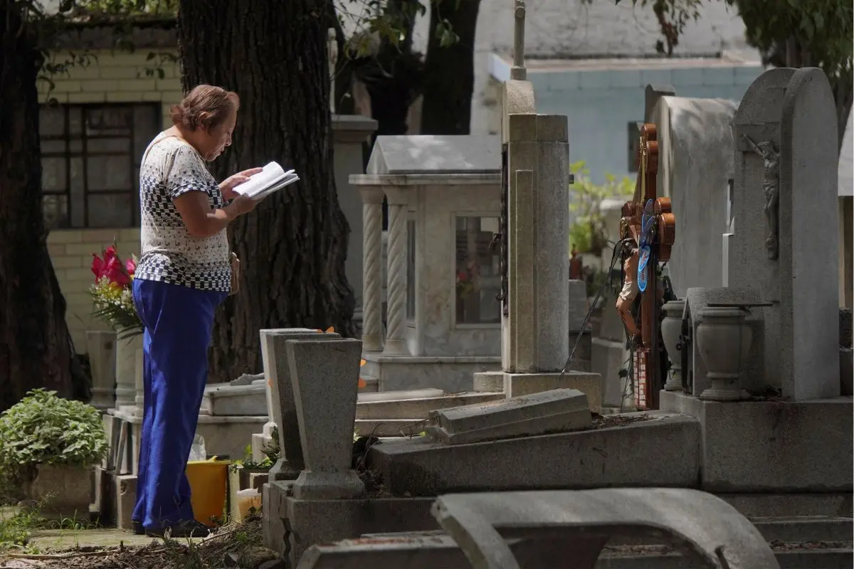 Horarios de los panteones en Puebla para el Día de Muertos