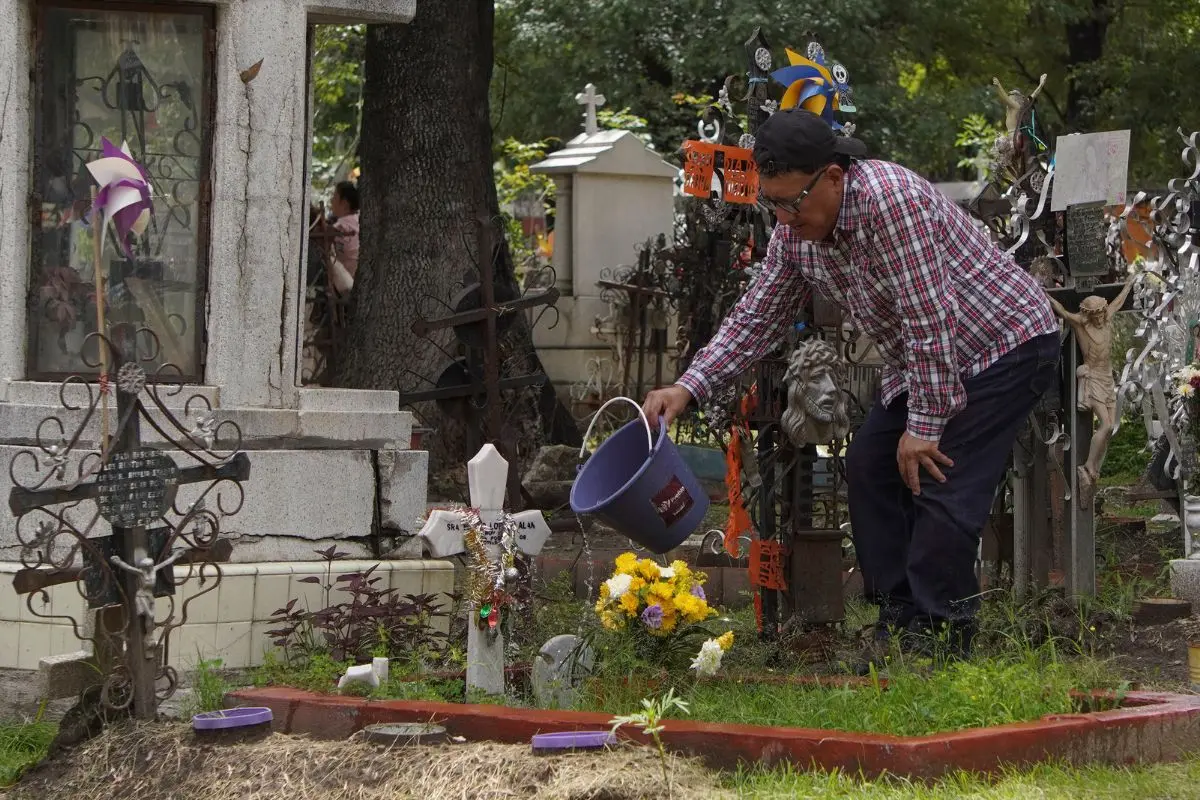 Horarios de los panteones en Puebla para el Día de Muertos