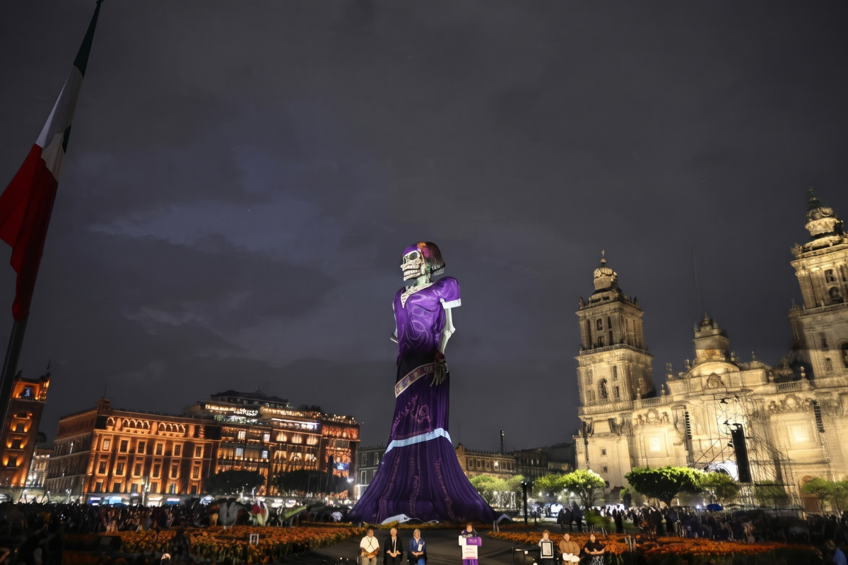 CDMX presume la Catrina más grande del mundo: mide 33 metros