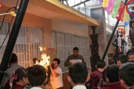 Alumna sufre quemaduras graves tras incendiarse su disfraz en Hidalgo