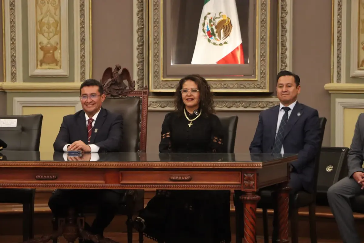 Con la develación de letras doradas en el Muro de Honor del Congreso, conmemoran el 60 aniversario del Plan DN-III-E